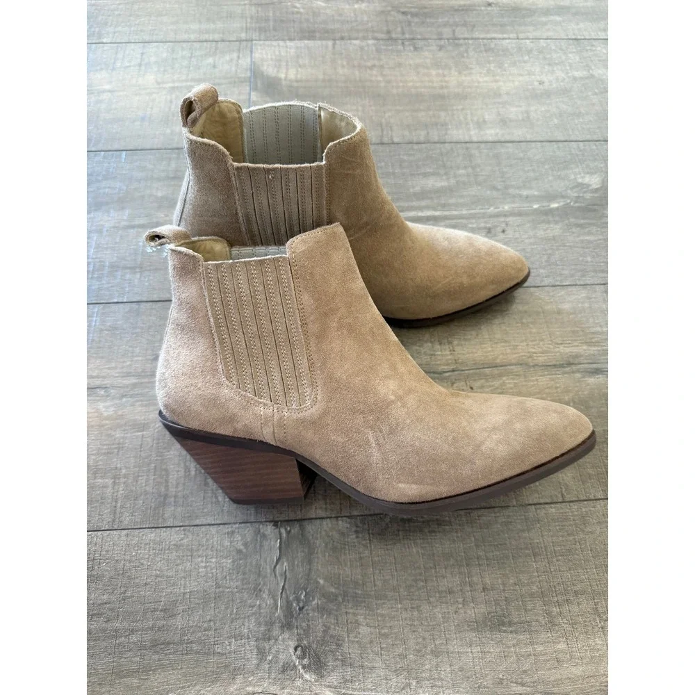 NWOT Patina Women Tan Suede Leather Ankle‎ Booties Wood Heel Western Cowgirl 9.5